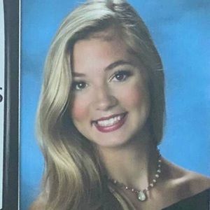 Meet your Posher, Ava